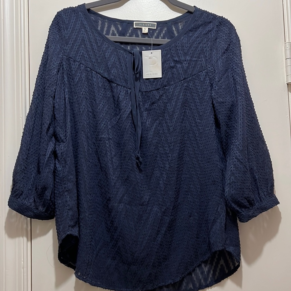 Pleione Nordstrom Navy Shadow Blue Chevron Textured Keyhole Bow Blouse S Small